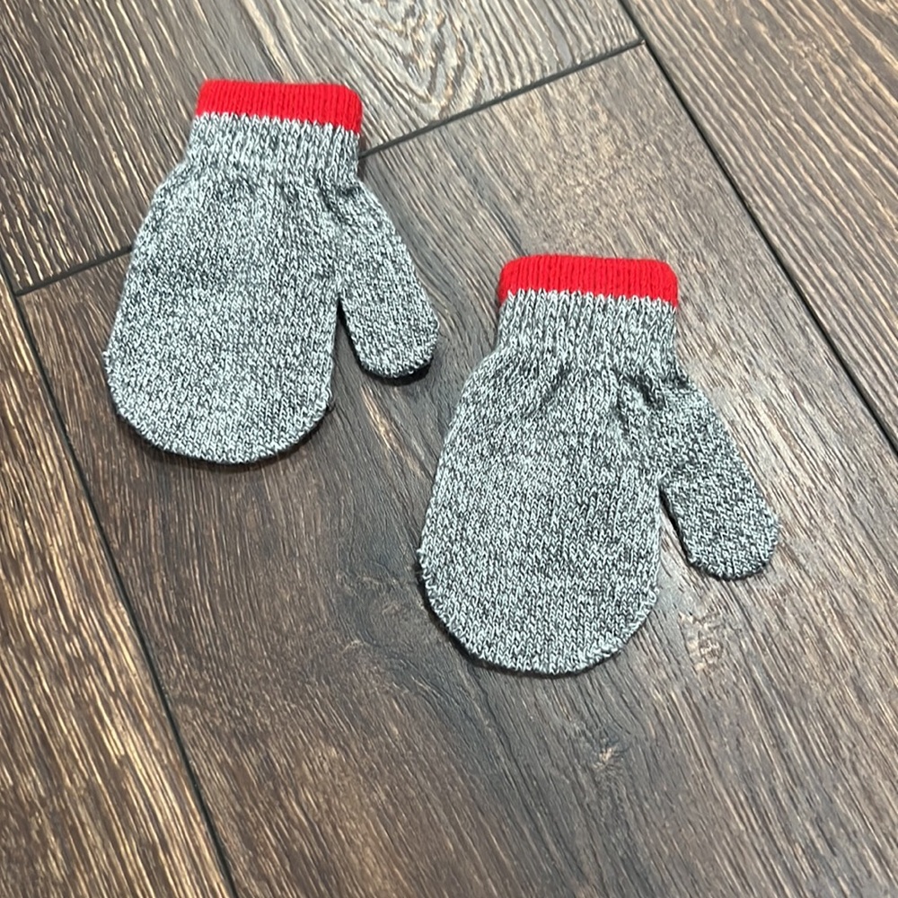 Baby Boy's Carter's Boots and Mittens Lot 3-6 month's - Picture 6 of 8